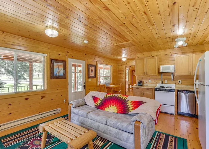 Pets Welcome: Cozy Cabin W/ Deck In Deadwood!