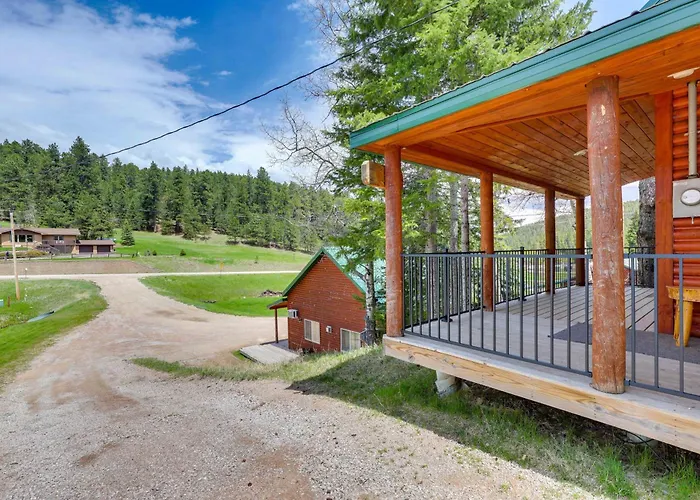 Hike, Unwind & Bring Your Pet: Deadwood Cabin!